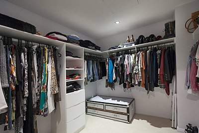 walk-in wardrobe
